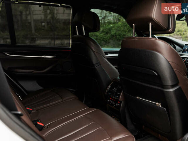 Белый БМВ Х5, объемом двигателя 4.39 л и пробегом 150 тыс. км за 26400 $, фото 22 на Automoto.ua