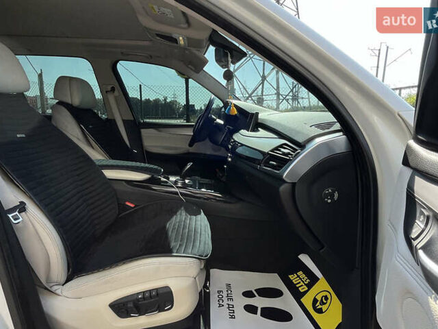 Белый БМВ Х5, объемом двигателя 2.99 л и пробегом 297 тыс. км за 29999 $, фото 24 на Automoto.ua