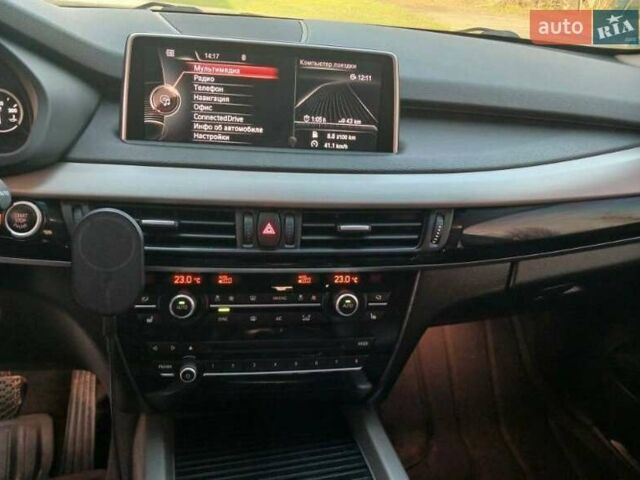 Белый БМВ Х5, объемом двигателя 3 л и пробегом 200 тыс. км за 19300 $, фото 15 на Automoto.ua