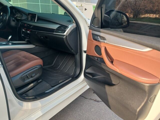 Белый БМВ Х5, объемом двигателя 3 л и пробегом 240 тыс. км за 31000 $, фото 20 на Automoto.ua