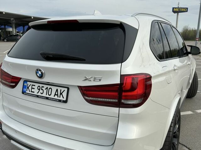 Белый БМВ Х5, объемом двигателя 3 л и пробегом 193 тыс. км за 23999 $, фото 2 на Automoto.ua