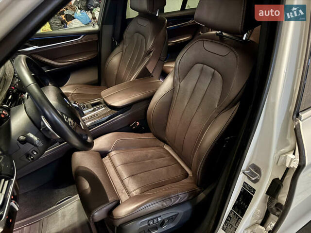 Білий БМВ Х5, об'ємом двигуна 3 л та пробігом 180 тис. км за 35000 $, фото 22 на Automoto.ua