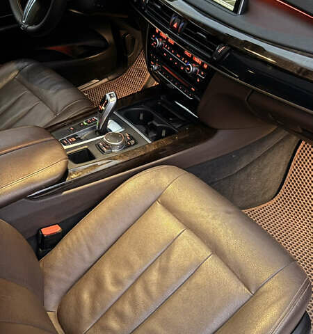 Белый БМВ Х5, объемом двигателя 3 л и пробегом 225 тыс. км за 28999 $, фото 25 на Automoto.ua