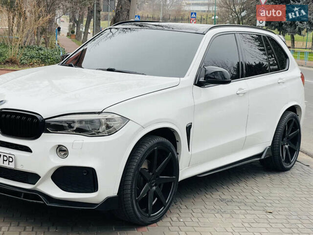 Белый БМВ Х5, объемом двигателя 2.98 л и пробегом 235 тыс. км за 22500 $, фото 5 на Automoto.ua