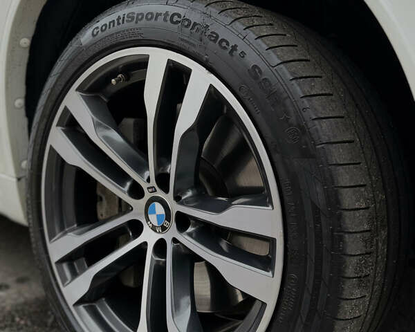 Белый БМВ Х5, объемом двигателя 2.99 л и пробегом 143 тыс. км за 34500 $, фото 18 на Automoto.ua