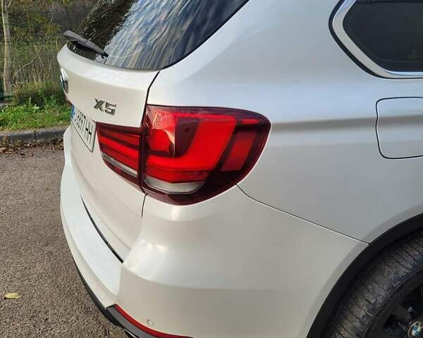 Білий БМВ Х5, об'ємом двигуна 3 л та пробігом 250 тис. км за 31000 $, фото 3 на Automoto.ua