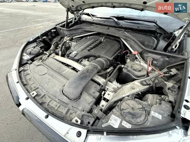Білий БМВ Х5, об'ємом двигуна 3 л та пробігом 118 тис. км за 23990 $, фото 46 на Automoto.ua