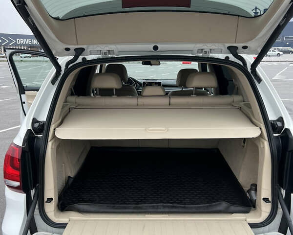 Белый БМВ Х5, объемом двигателя 2.98 л и пробегом 172 тыс. км за 22499 $, фото 13 на Automoto.ua