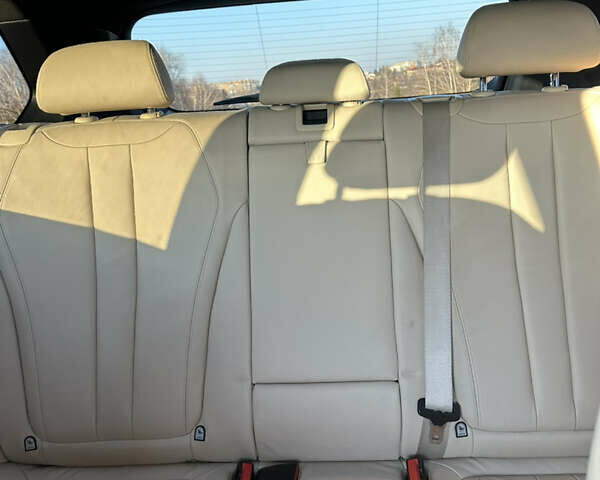 Белый БМВ Х5, объемом двигателя 3 л и пробегом 160 тыс. км за 21999 $, фото 29 на Automoto.ua