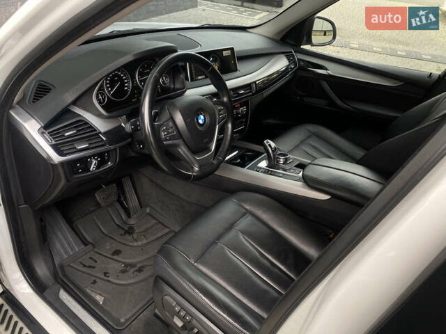 Белый БМВ Х5, объемом двигателя 3 л и пробегом 229 тыс. км за 24500 $, фото 4 на Automoto.ua