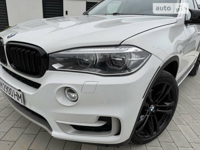 Білий БМВ Х5, об'ємом двигуна 2.99 л та пробігом 185 тис. км за 35000 $, фото 3 на Automoto.ua