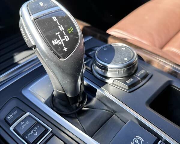 Білий БМВ Х5, об'ємом двигуна 2.98 л та пробігом 209 тис. км за 26500 $, фото 30 на Automoto.ua