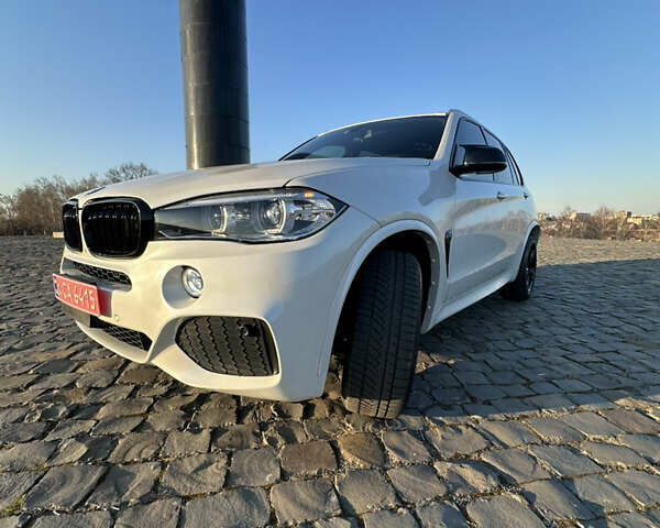 Белый БМВ Х5, объемом двигателя 3 л и пробегом 160 тыс. км за 21999 $, фото 7 на Automoto.ua