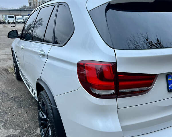 Белый БМВ Х5, объемом двигателя 2.99 л и пробегом 187 тыс. км за 25500 $, фото 12 на Automoto.ua