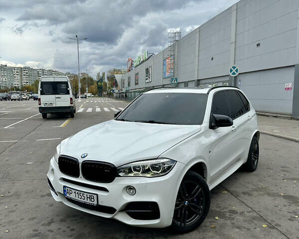 Белый БМВ Х5, объемом двигателя 3 л и пробегом 263 тыс. км за 35900 $, фото 13 на Automoto.ua