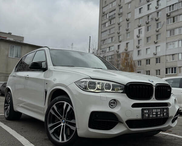 Белый БМВ Х5, объемом двигателя 2.99 л и пробегом 143 тыс. км за 34500 $, фото 2 на Automoto.ua