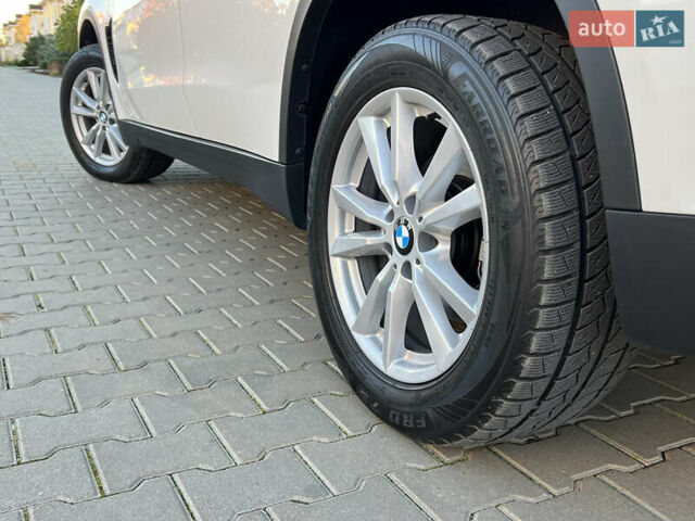 Белый БМВ Х5, объемом двигателя 2 л и пробегом 170 тыс. км за 23500 $, фото 47 на Automoto.ua