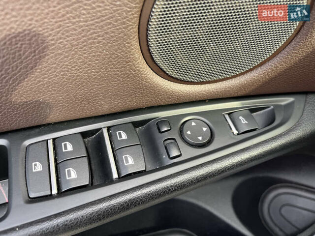 Белый БМВ Х5, объемом двигателя 3 л и пробегом 302 тыс. км за 18300 $, фото 11 на Automoto.ua