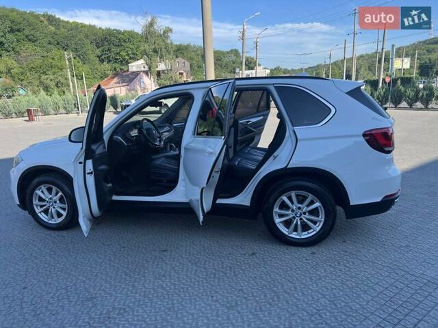 Белый БМВ Х5, объемом двигателя 2 л и пробегом 220 тыс. км за 27500 $, фото 5 на Automoto.ua