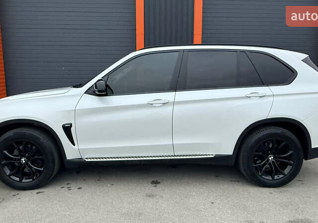 Белый БМВ Х5, объемом двигателя 3 л и пробегом 225 тыс. км за 28999 $, фото 10 на Automoto.ua