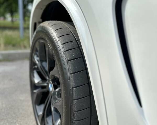 Білий БМВ Х5, об'ємом двигуна 3 л та пробігом 193 тис. км за 24700 $, фото 13 на Automoto.ua