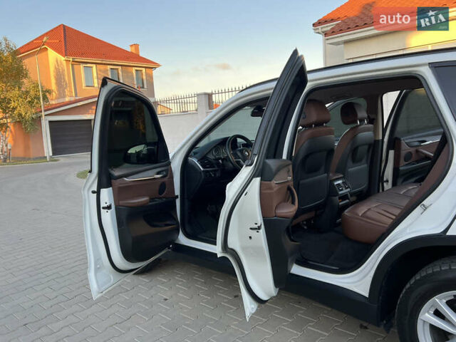 Белый БМВ Х5, объемом двигателя 2 л и пробегом 169 тыс. км за 23800 $, фото 85 на Automoto.ua