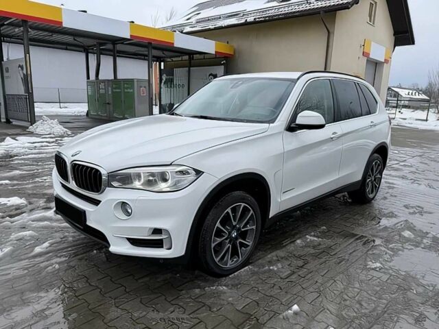 Белый БМВ Х5, объемом двигателя 3 л и пробегом 83 тыс. км за 4000 $, фото 2 на Automoto.ua