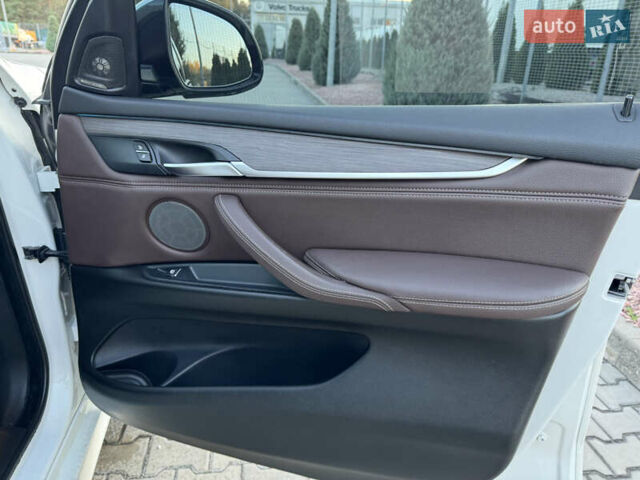 БМВ Х5 2014 в Днепре (Днепропетровске) на Automoto.ua Белый БМВ Х5, объемом двигателя 2.98 л и пробегом 140 тыс. км за 29000 $, фото 35 на Automoto.ua