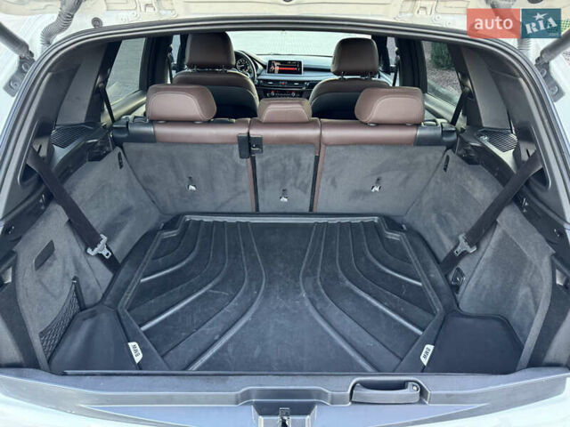 БМВ Х5 2014 в Днепре (Днепропетровске) на Automoto.ua Белый БМВ Х5, объемом двигателя 2.98 л и пробегом 140 тыс. км за 29000 $, фото 31 на Automoto.ua