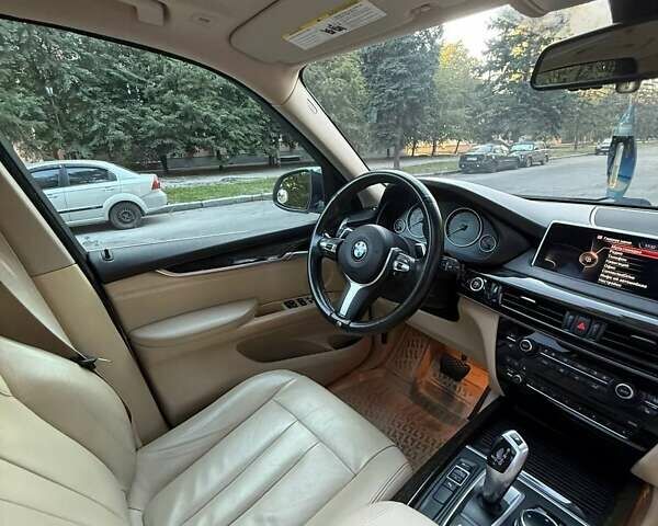 Белый БМВ Х5, объемом двигателя 3 л и пробегом 187 тыс. км за 21999 $, фото 13 на Automoto.ua
