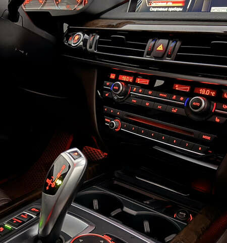 Белый БМВ Х5, объемом двигателя 3 л и пробегом 225 тыс. км за 28999 $, фото 26 на Automoto.ua