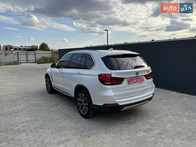 Белый БМВ Х5, объемом двигателя 3 л и пробегом 302 тыс. км за 18300 $, фото 3 на Automoto.ua