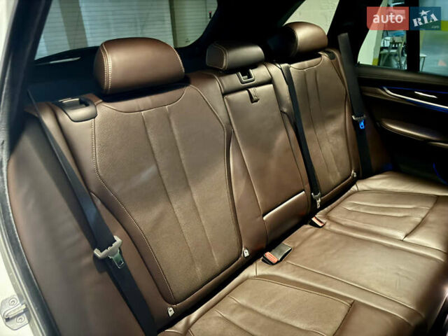 Білий БМВ Х5, об'ємом двигуна 3 л та пробігом 180 тис. км за 35000 $, фото 53 на Automoto.ua