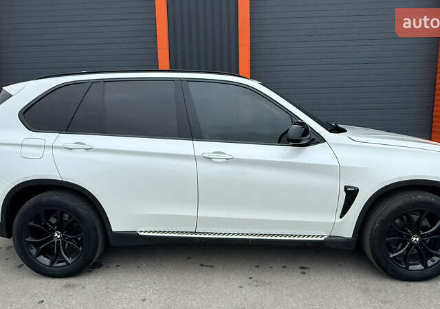 Белый БМВ Х5, объемом двигателя 3 л и пробегом 225 тыс. км за 28999 $, фото 11 на Automoto.ua