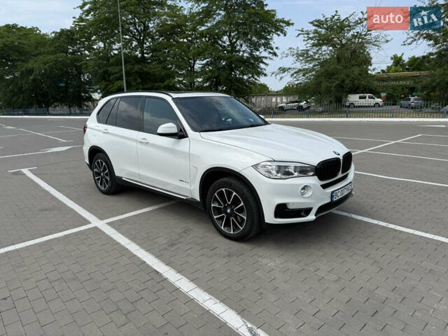 Белый БМВ Х5, объемом двигателя 2.99 л и пробегом 230 тыс. км за 29500 $, фото 2 на Automoto.ua
