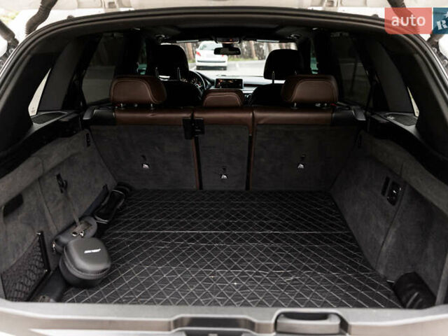 Белый БМВ Х5, объемом двигателя 4.39 л и пробегом 150 тыс. км за 26400 $, фото 24 на Automoto.ua