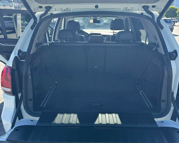 Белый БМВ Х5, объемом двигателя 2.98 л и пробегом 159 тыс. км за 20300 $, фото 9 на Automoto.ua