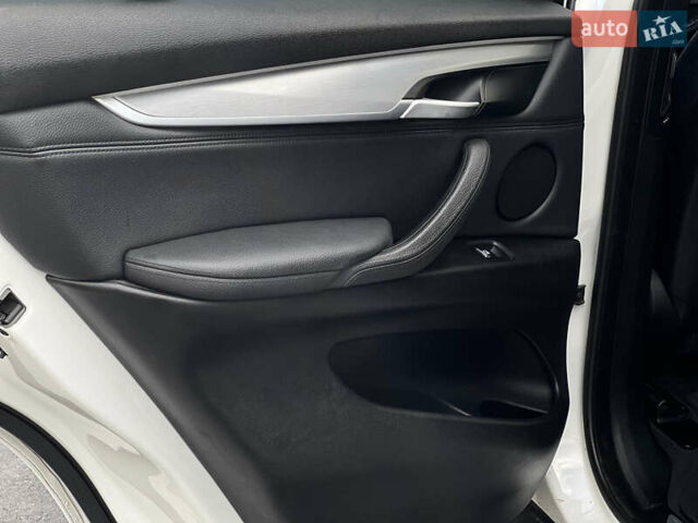 Белый БМВ Х5, объемом двигателя 2.98 л и пробегом 135 тыс. км за 20000 $, фото 21 на Automoto.ua