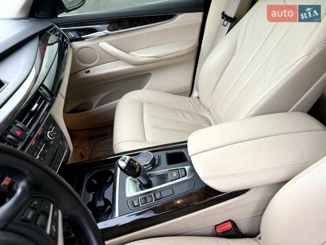 Білий БМВ Х5, об'ємом двигуна 3 л та пробігом 118 тис. км за 23990 $, фото 44 на Automoto.ua