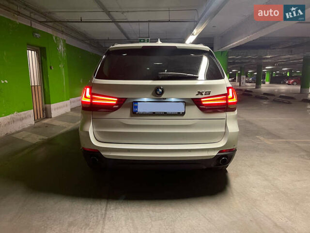 Белый БМВ Х5, объемом двигателя 3 л и пробегом 159 тыс. км за 25000 $, фото 3 на Automoto.ua