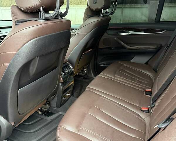 Білий БМВ Х5, об'ємом двигуна 2.98 л та пробігом 160 тис. км за 26500 $, фото 15 на Automoto.ua