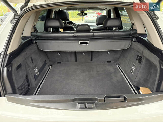 Белый БМВ Х5, объемом двигателя 3 л и пробегом 287 тыс. км за 23999 $, фото 44 на Automoto.ua