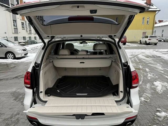 Белый БМВ Х5, объемом двигателя 3 л и пробегом 83 тыс. км за 4000 $, фото 11 на Automoto.ua