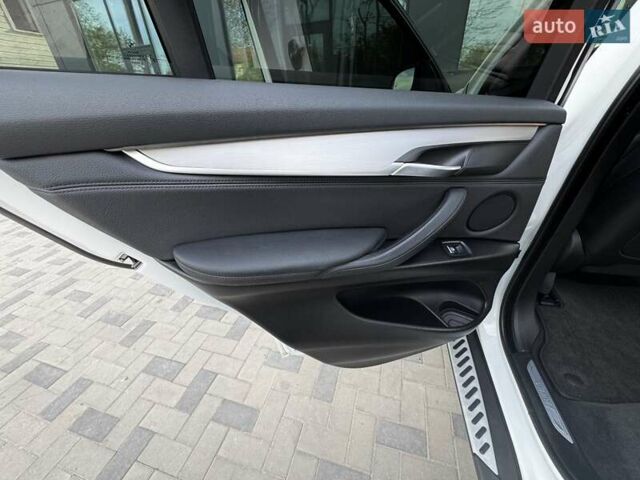 Білий БМВ Х5, об'ємом двигуна 2.99 л та пробігом 162 тис. км за 34300 $, фото 56 на Automoto.ua