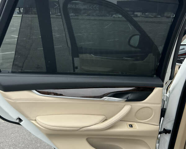 Белый БМВ Х5, объемом двигателя 2.98 л и пробегом 172 тыс. км за 22499 $, фото 11 на Automoto.ua