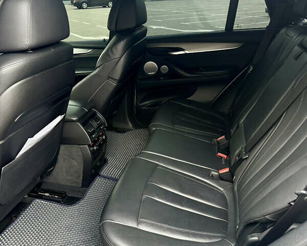 Белый БМВ Х5, объемом двигателя 3 л и пробегом 263 тыс. км за 35900 $, фото 30 на Automoto.ua