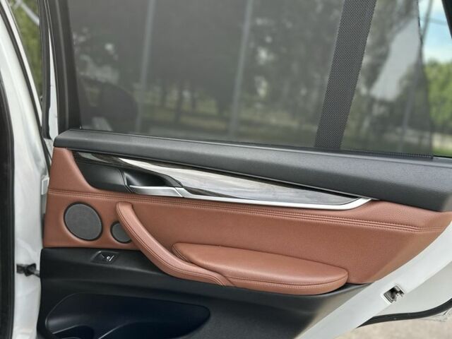 Белый БМВ Х5, объемом двигателя 3 л и пробегом 193 тыс. км за 23999 $, фото 22 на Automoto.ua