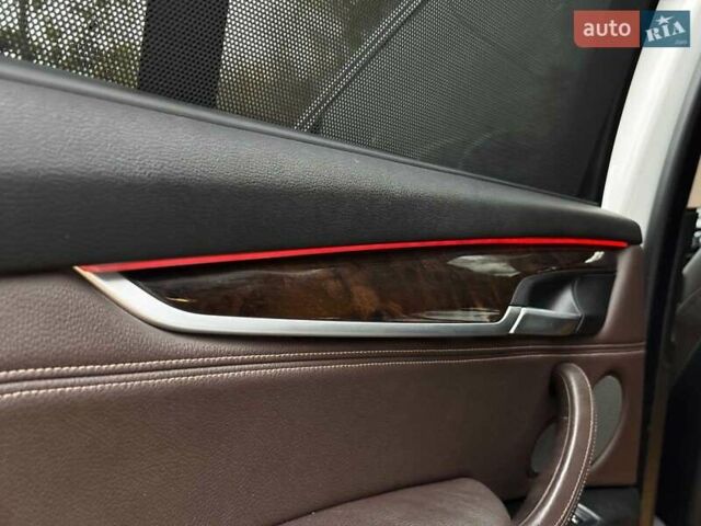 Білий БМВ Х5, об'ємом двигуна 3 л та пробігом 241 тис. км за 18490 $, фото 26 на Automoto.ua