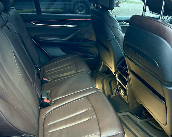 Белый БМВ Х5, объемом двигателя 2.99 л и пробегом 187 тыс. км за 25500 $, фото 22 на Automoto.ua