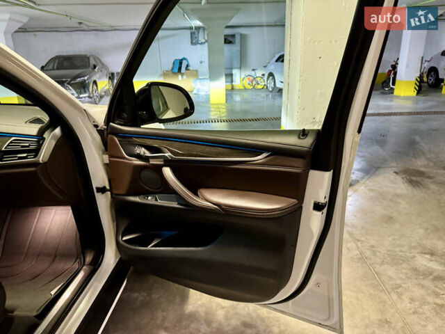 Білий БМВ Х5, об'ємом двигуна 3 л та пробігом 180 тис. км за 35000 $, фото 56 на Automoto.ua